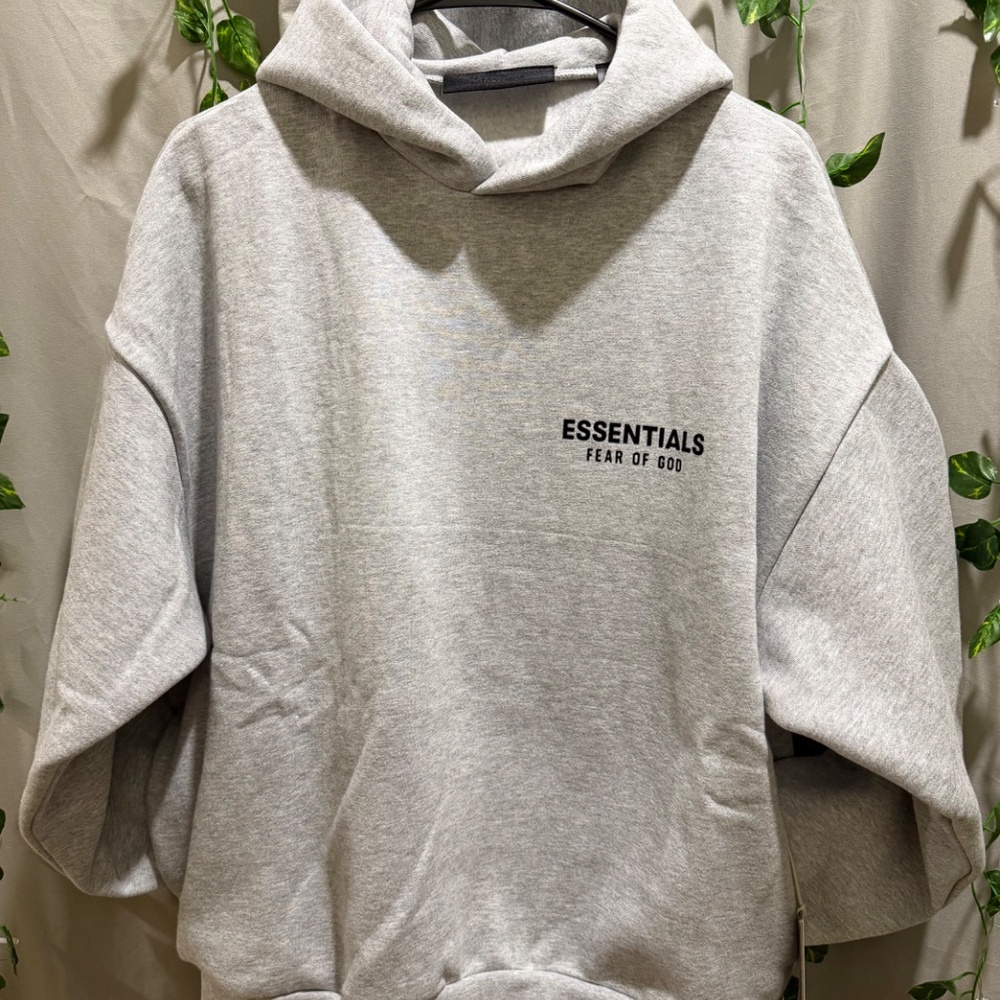 Essentials - Picture 2 of 7